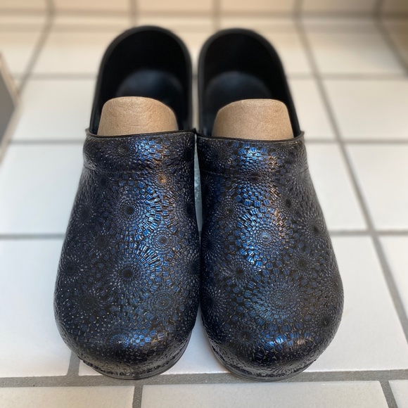 Dansko Clogs size 42 - Picture 1 of 5